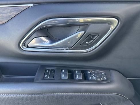 Used 2024 Chevrolet Suburban Premier image 15