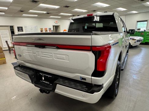 Used 2024 Ford F150 Lightning Lariat image 27