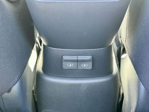 Certified 2025 Nissan Kicks Play S FWD image 32