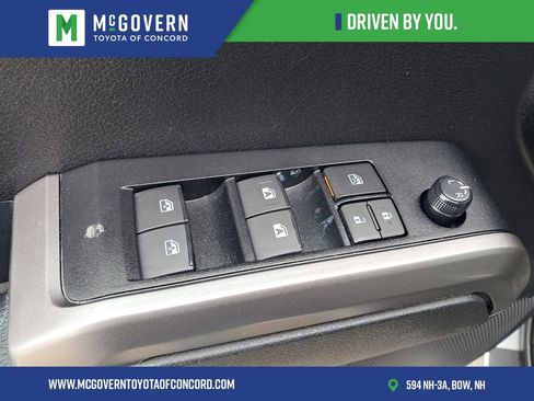 Used 2023 Toyota Tacoma SR5 AWD/4WD image 11