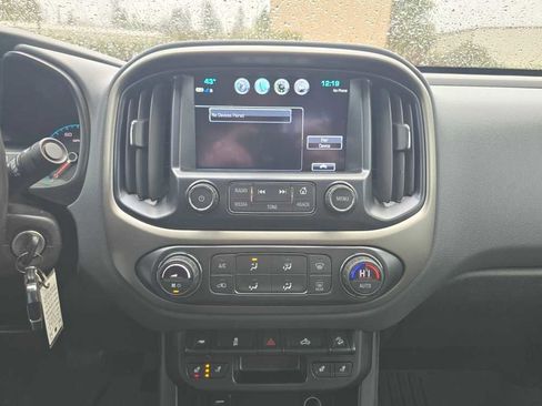 Used 2017 Chevrolet Colorado Z71 image 12