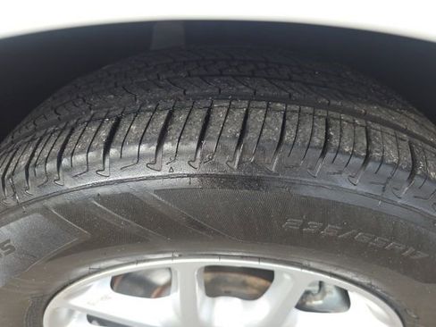 Used 2023 Chrysler Voyager LX image 36