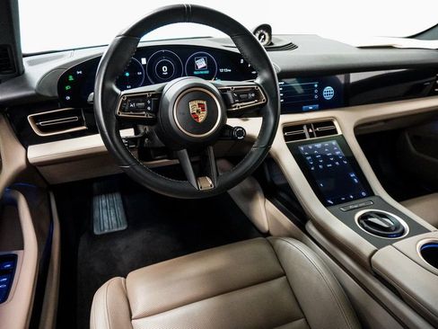 Used 2023 Porsche Taycan 4S w/ Premium Package image 27