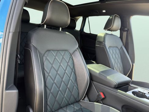 Used 2024 Volkswagen Atlas Cross Sport SEL Premium R-Line image 48