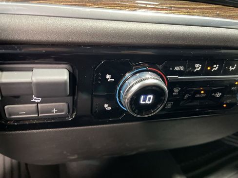 Used 2025 GMC Sierra 1500 SLE image 34