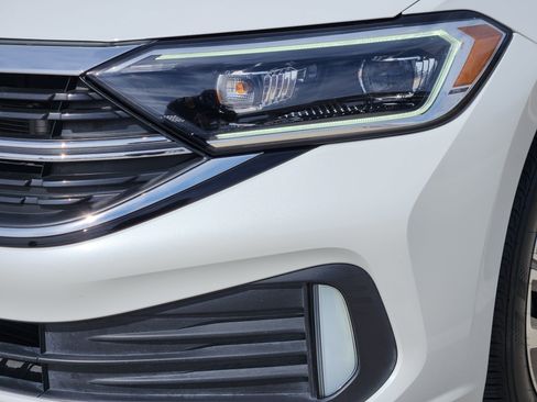 Used 2024 Volkswagen Jetta SEL image 9