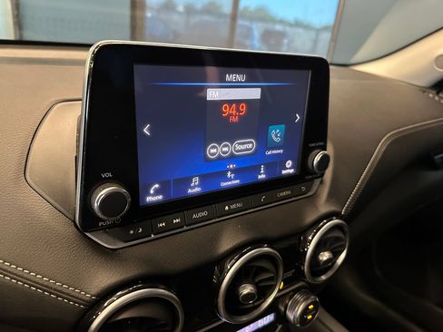 Used 2020 Nissan Sentra SV FWD image 11
