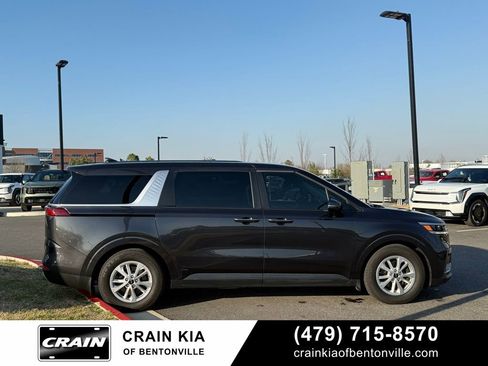 Used 2024 Kia Carnival LX FWD image 9