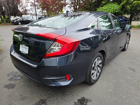 Used 2018 Honda Civic EX image 4