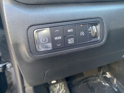 Used 2025 GMC Terrain Elevation image 17