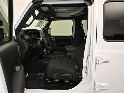New 2026 Jeep Gladiator Mojave w/ Safety Group AWD/4WD image 20