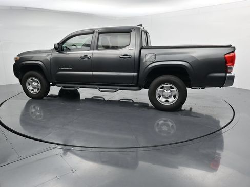 Used 2016 Toyota Tacoma SR5 w/ Towing Package RWD image 5