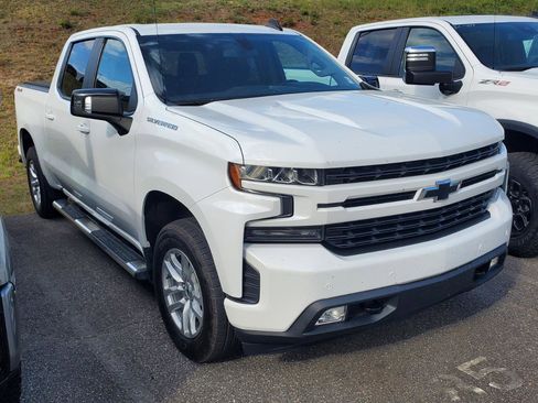 Used 2022 Chevrolet Silverado 1500 RST w/ Convenience Package II AWD/4WD image 2