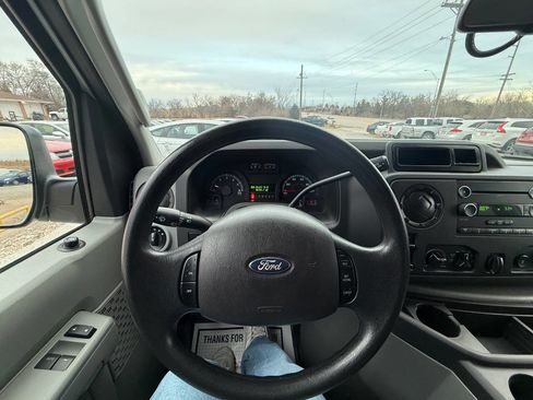 Used 2013 Ford E-350 and Econoline 350 XLT image 16