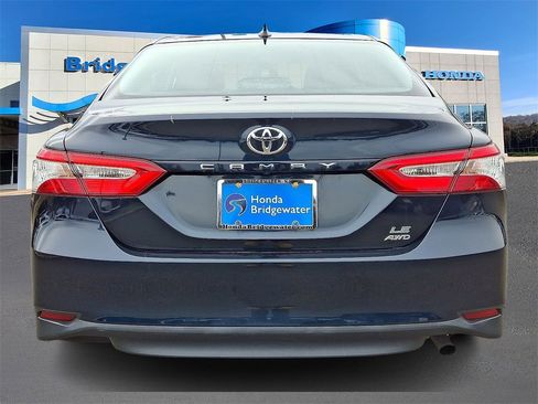 Used 2020 Toyota Camry LE image 5