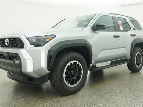 Certified 2026 Toyota 4Runner TRD Off-Road Premium AWD/4WD image 17