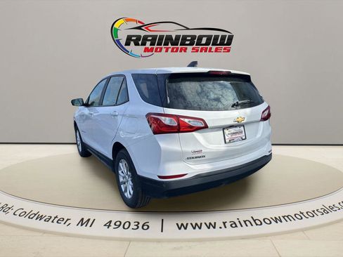 Used 2021 Chevrolet Equinox LS FWD image 3