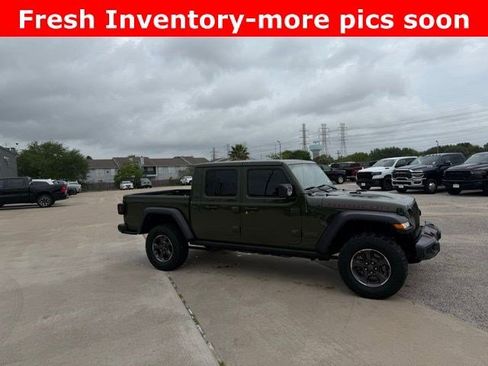 Used 2022 Jeep Gladiator Rubicon image 2