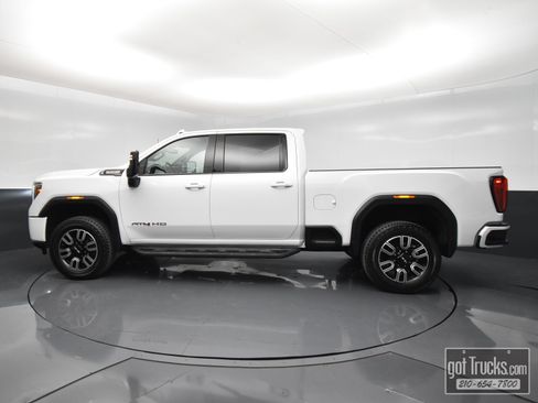 Used 2022 GMC Sierra 2500 AT4 w/ AT4 Preferred Package AWD/4WD image 3