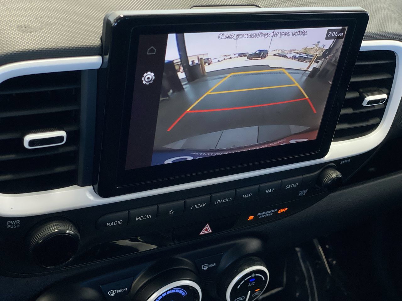 Used 2023 Hyundai Venue Limited FWD image 25