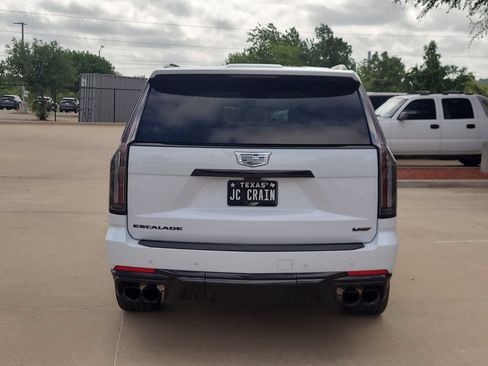 Used 2026 Cadillac Escalade V w/ LPO, ONYX Package AWD/4WD image 3