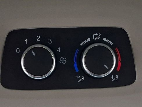 Used 2024 Ford Transit 350 XLT image 26