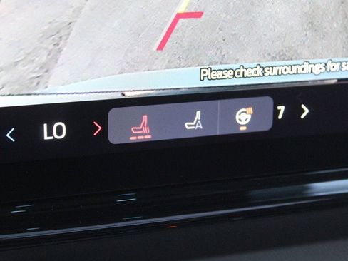 New 2025 Ford Expedition Active image 31