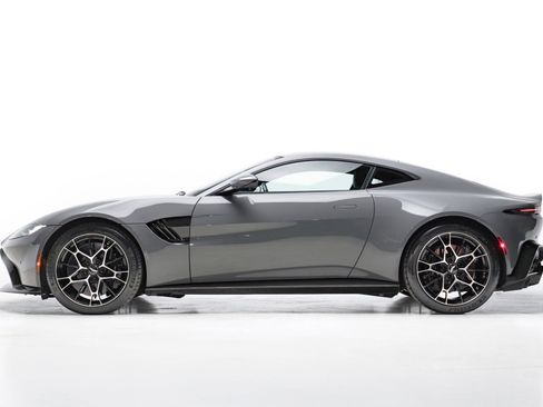 Used 2020 Aston Martin V8 Vantage AMR RWD image 11