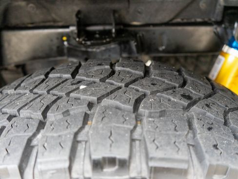 Used 2024 GMC Canyon AT4X image 31