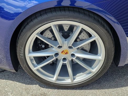Certified 2024 Porsche 911 Carrera 4S AWD/4WD image 11