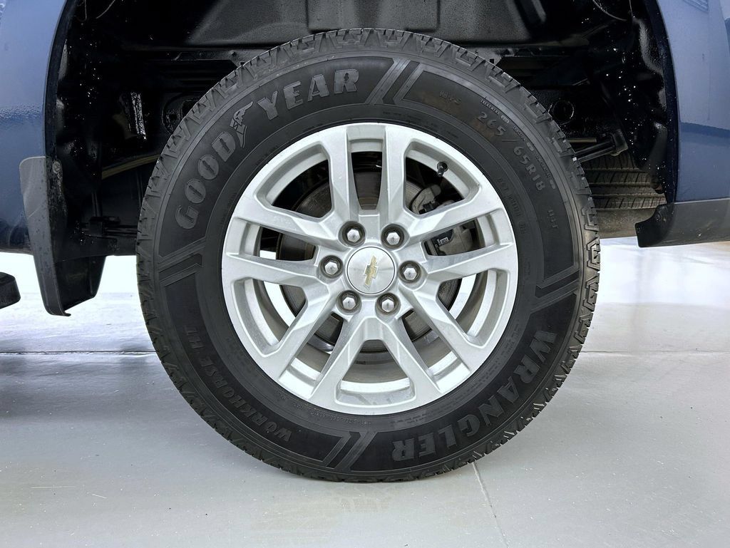 Certified 2021 Chevrolet Silverado 1500 LT w/ Z71 Off-Road Package AWD/4WD image 23