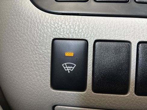 Used 2019 Toyota Highlander XLE image 32