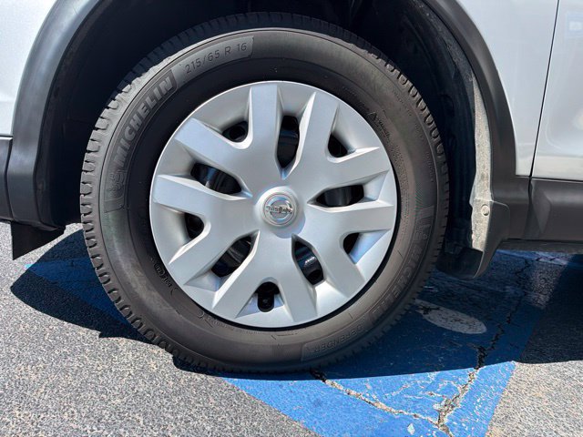 Used 2019 Nissan Rogue Sport S FWD image 11