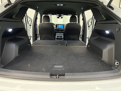 Used 2025 Volkswagen Atlas Cross Sport SE AWD/4WD image 37