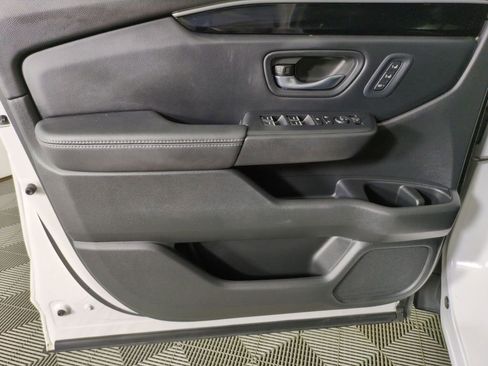 Used 2024 Honda Pilot EX-L image 10