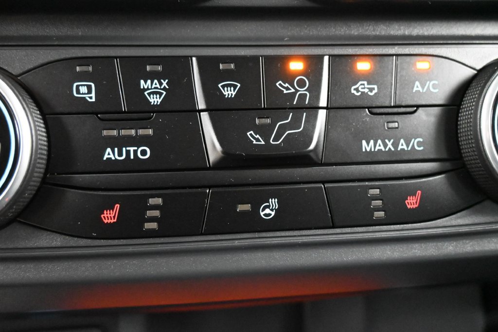 Used 2024 Ford Maverick XLT w/ XLT Luxury Package AWD/4WD image 12