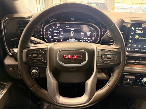 Used 2024 GMC Sierra 1500 Elevation image 31