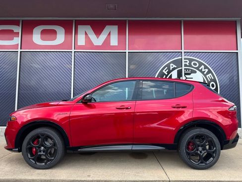 New 2026 Alfa Romeo Tonale w/ Quick Order Package 23H Volce AWD/4WD image 15