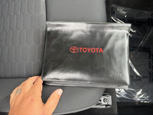 Used 2020 Toyota Corolla SE FWD image 36