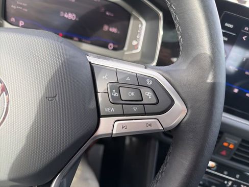 Certified 2025 Volkswagen Jetta SEL image 18