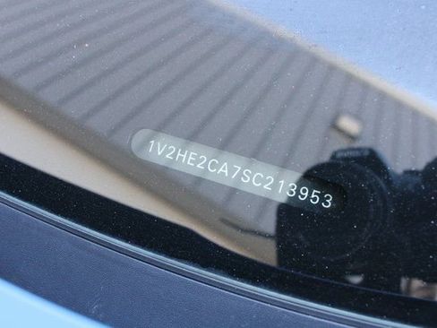 Used 2025 Volkswagen Atlas Cross Sport SE image 38