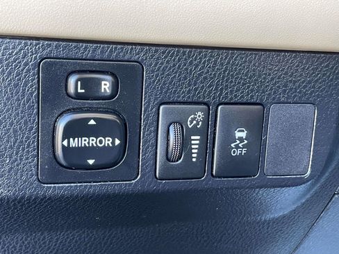 Used 2013 Toyota RAV4 LE image 24