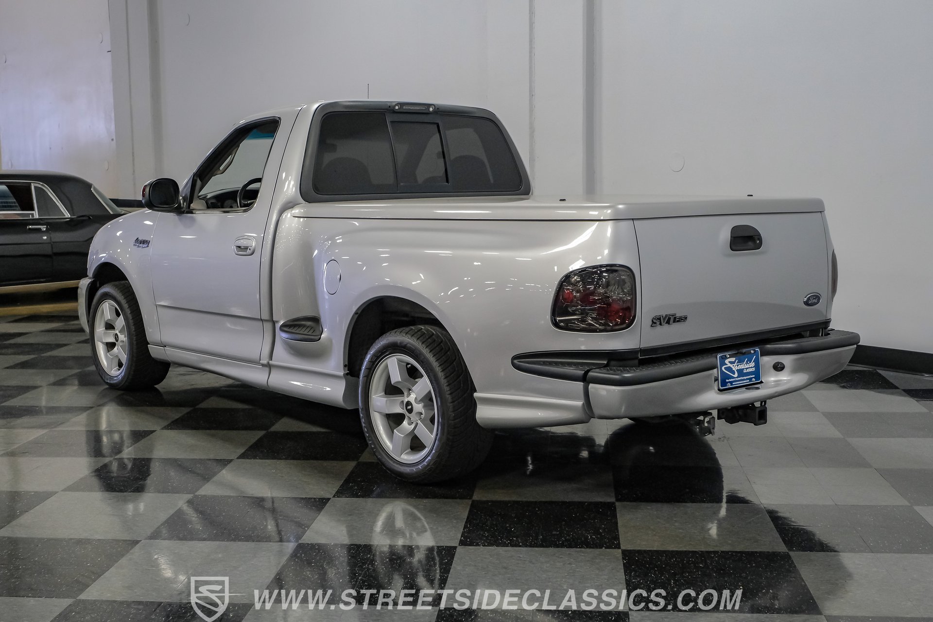 Used 2001 Ford F150 Lightning RWD image 9