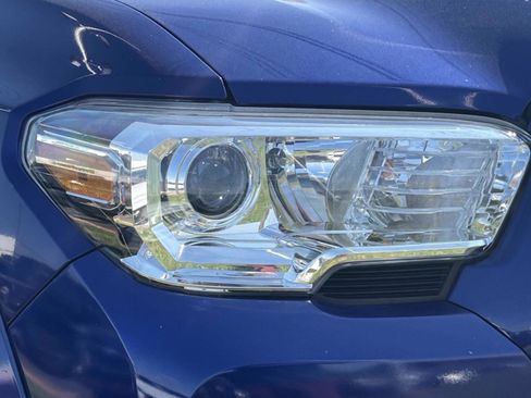 Used 2022 Toyota Tacoma SR5 image 36