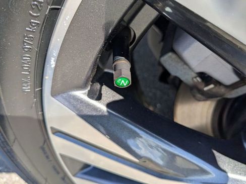 Used 2023 Nissan Rogue SV image 12