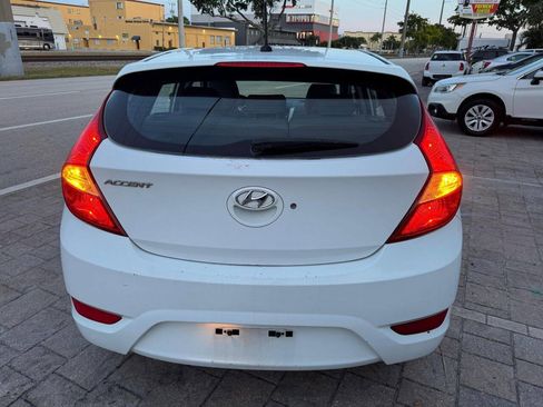 Used 2014 Hyundai Accent SE FWD image 5