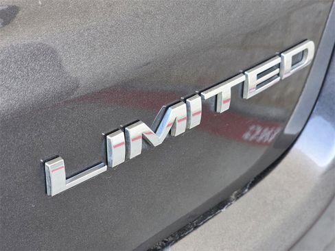 Used 2019 Jeep Cherokee Trailhawk image 7