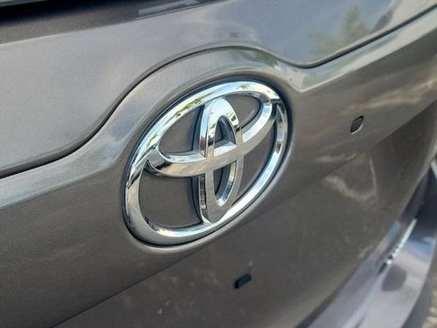 Used 2017 Toyota Highlander Limited Platinum FWD image 5