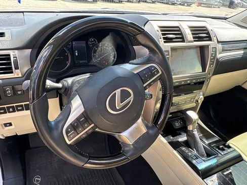 Certified 2020 Lexus GX 460 Premium w/ Premium Package AWD/4WD image 14
