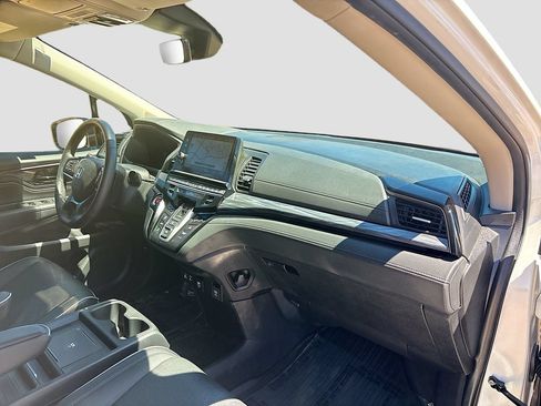 Used 2025 Honda Odyssey Elite image 32